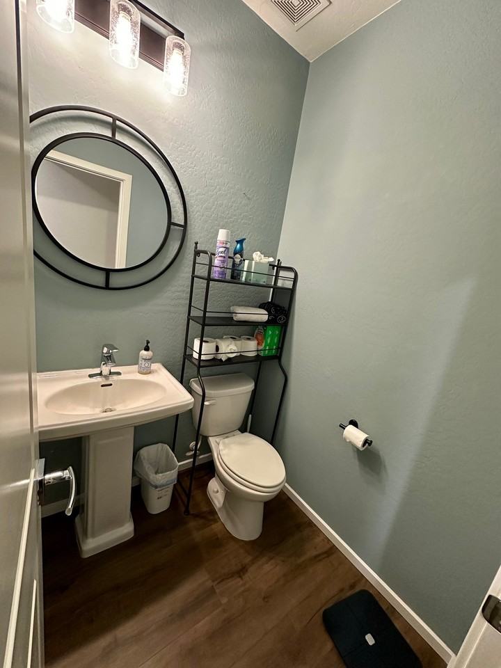 2351 E Hidalgo Ave - Photo 2 of 9