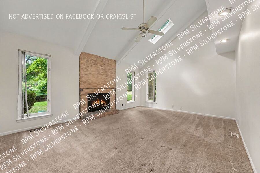 2945 Cedar Ridge Dr - Photo 5 of 28