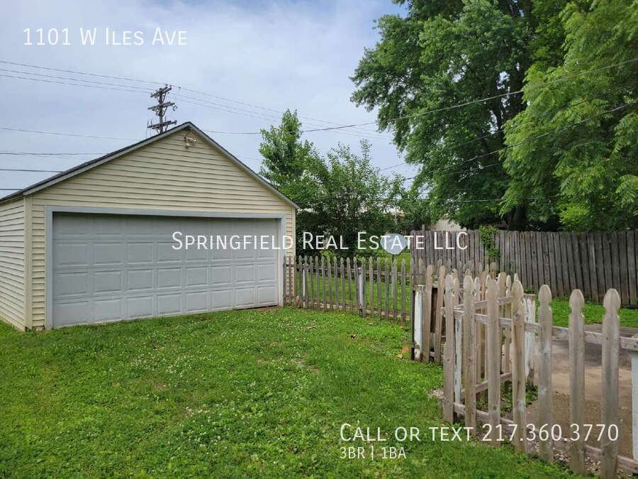 1101 W Iles Ave - Photo 3 of 24