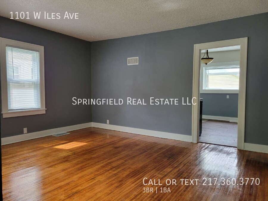 1101 W Iles Ave - Photo 6 of 24