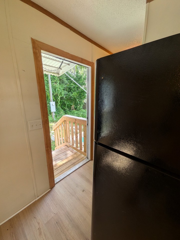 5116 Court St - Photo 5 of 9