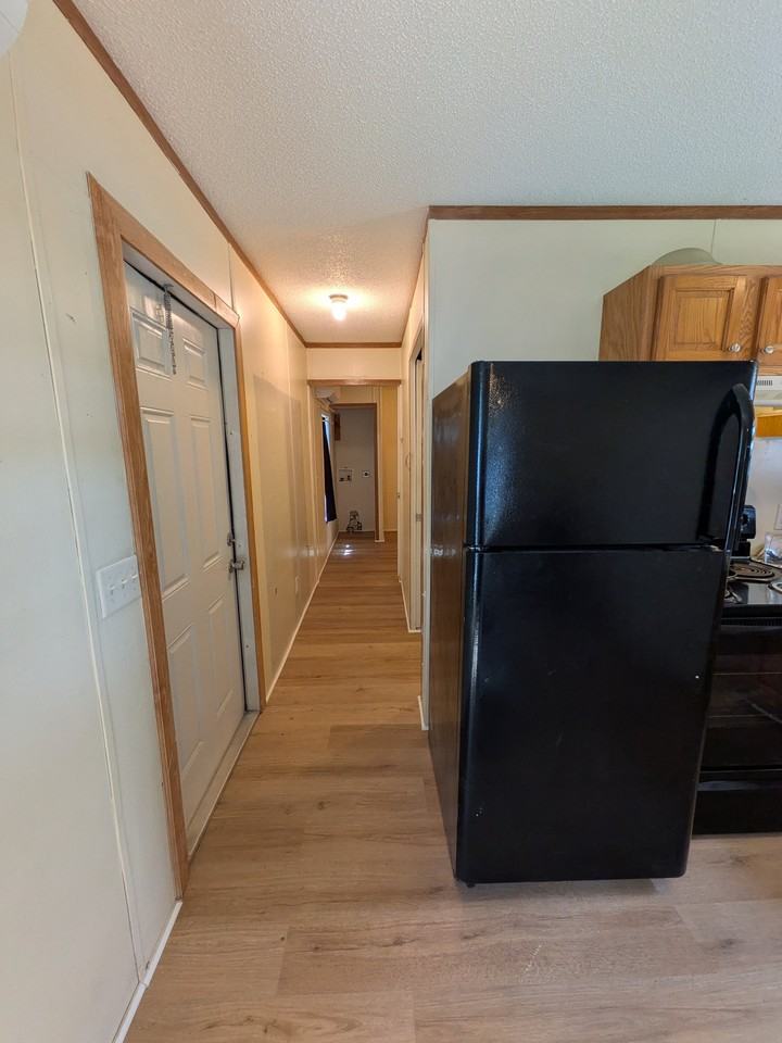 5116 Court St - Photo 6 of 9