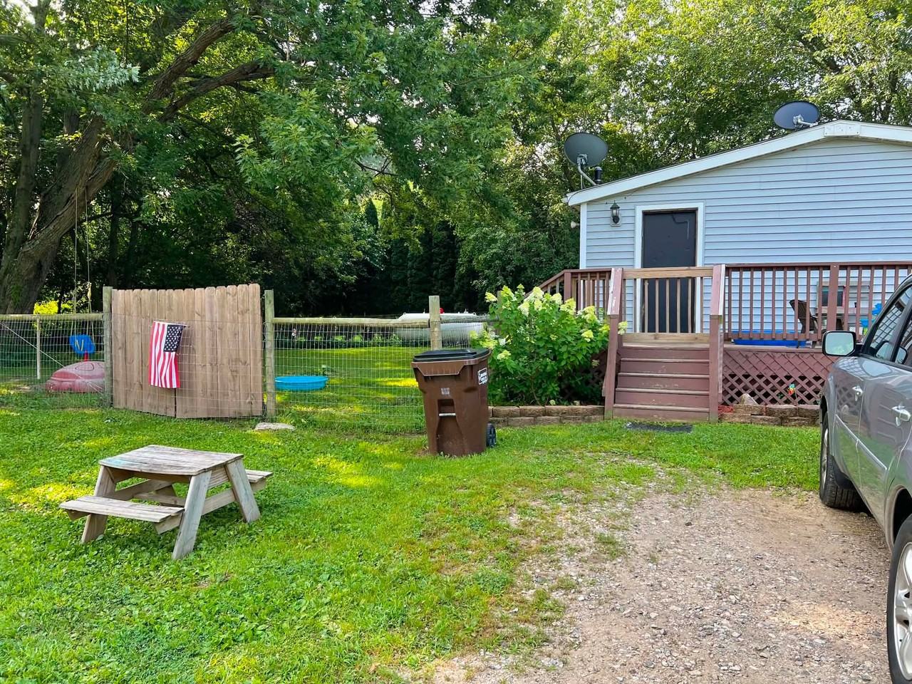 8001 Blackman Rd - Photo 5 of 17