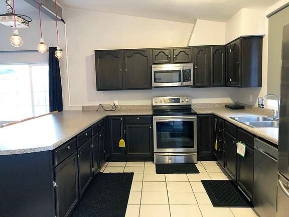 10 Bowie Ct - Photo 3 of 8