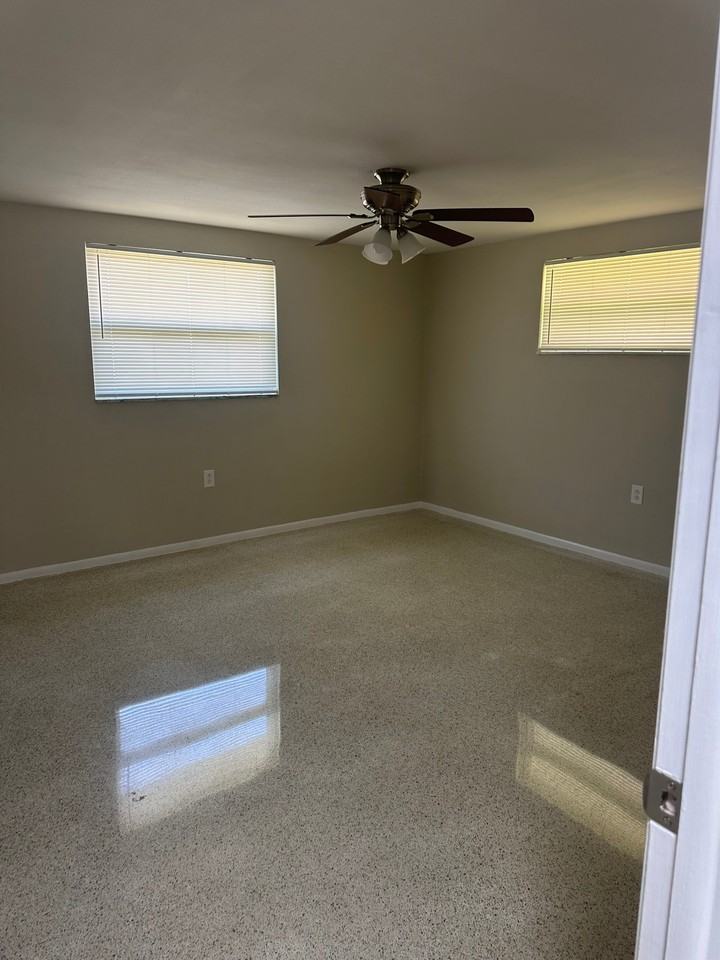 5132 Overton Dr - Photo 4 of 10