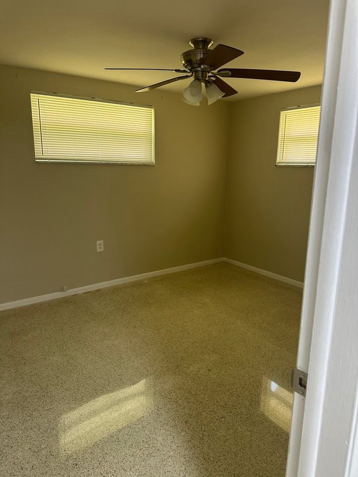 5132 Overton Dr - Photo 5 of 10