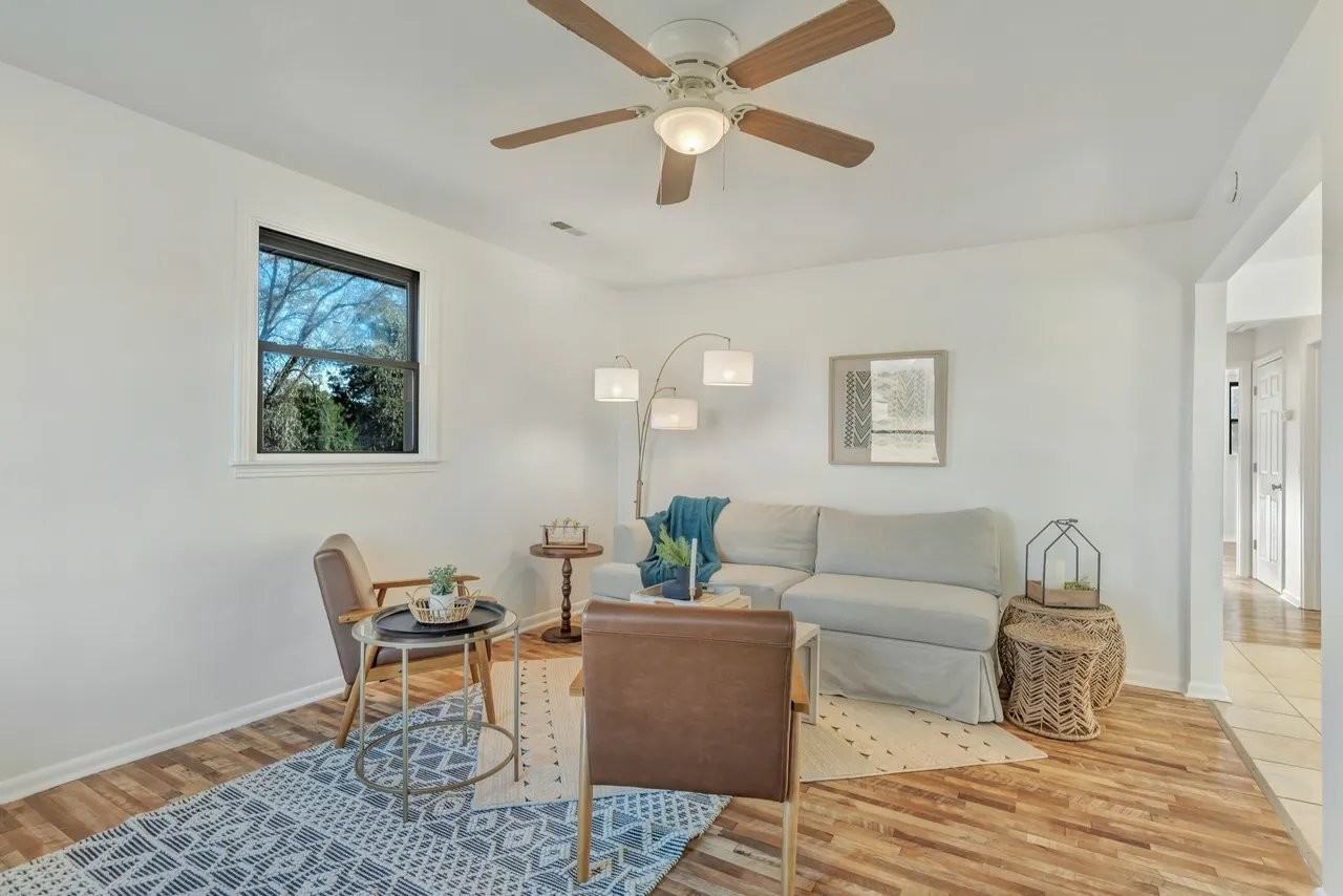 4365 Mount Sharon Rd - Photo 3 of 18