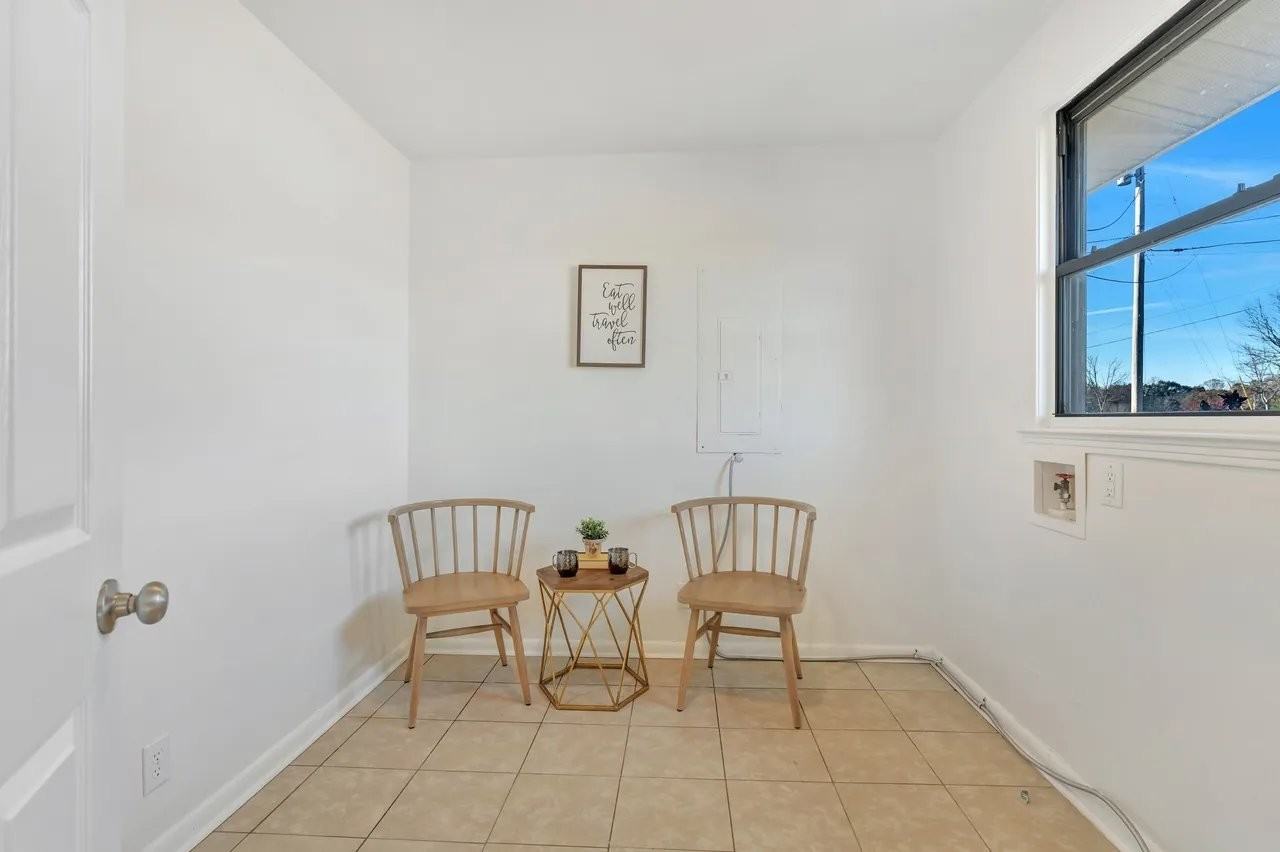 4365 Mount Sharon Rd - Photo 6 of 18