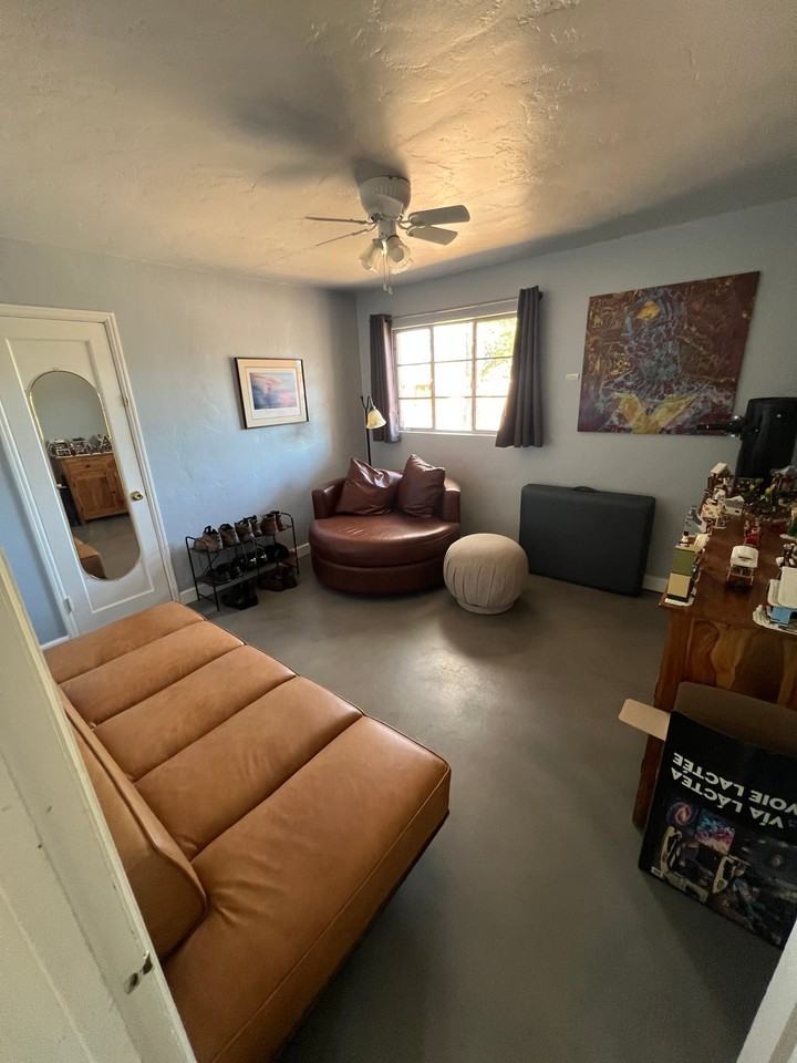 2126 E Water St - Photo 6 of 10