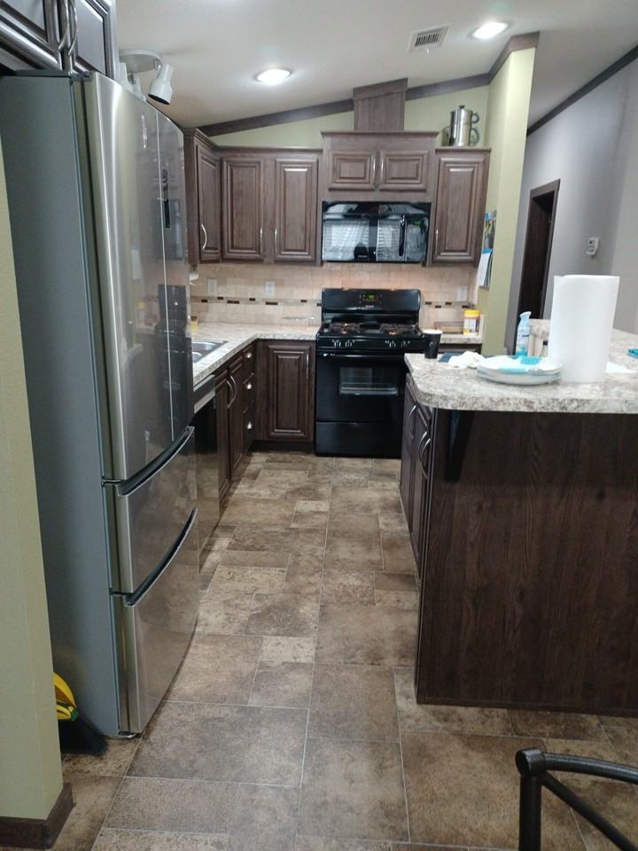745 Derrick Dr - Photo 5 of 11