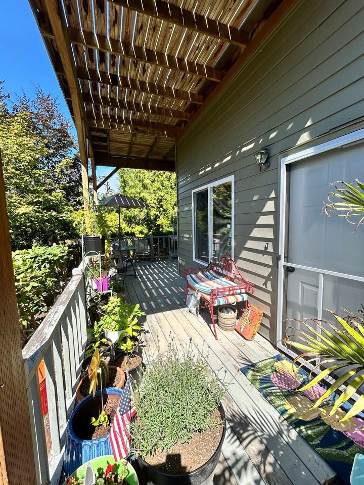 285 Waldorf Pl #B - Photo 2 of 20