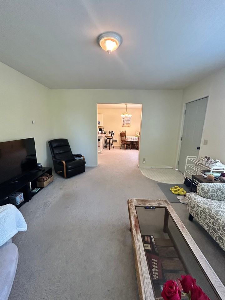 285 Waldorf Pl #B - Photo 4 of 20
