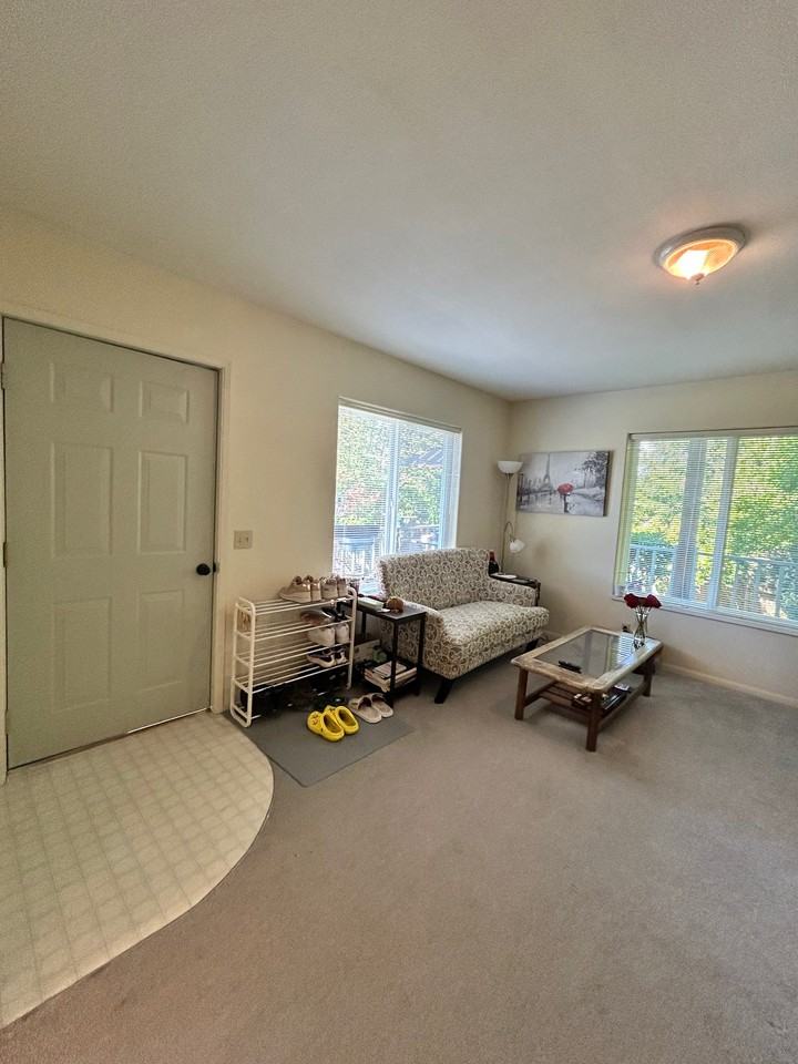 285 Waldorf Pl #B - Photo 5 of 20