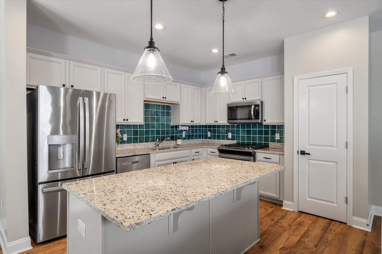127 Hawthorne Landing Dr - Photo 6 of 20