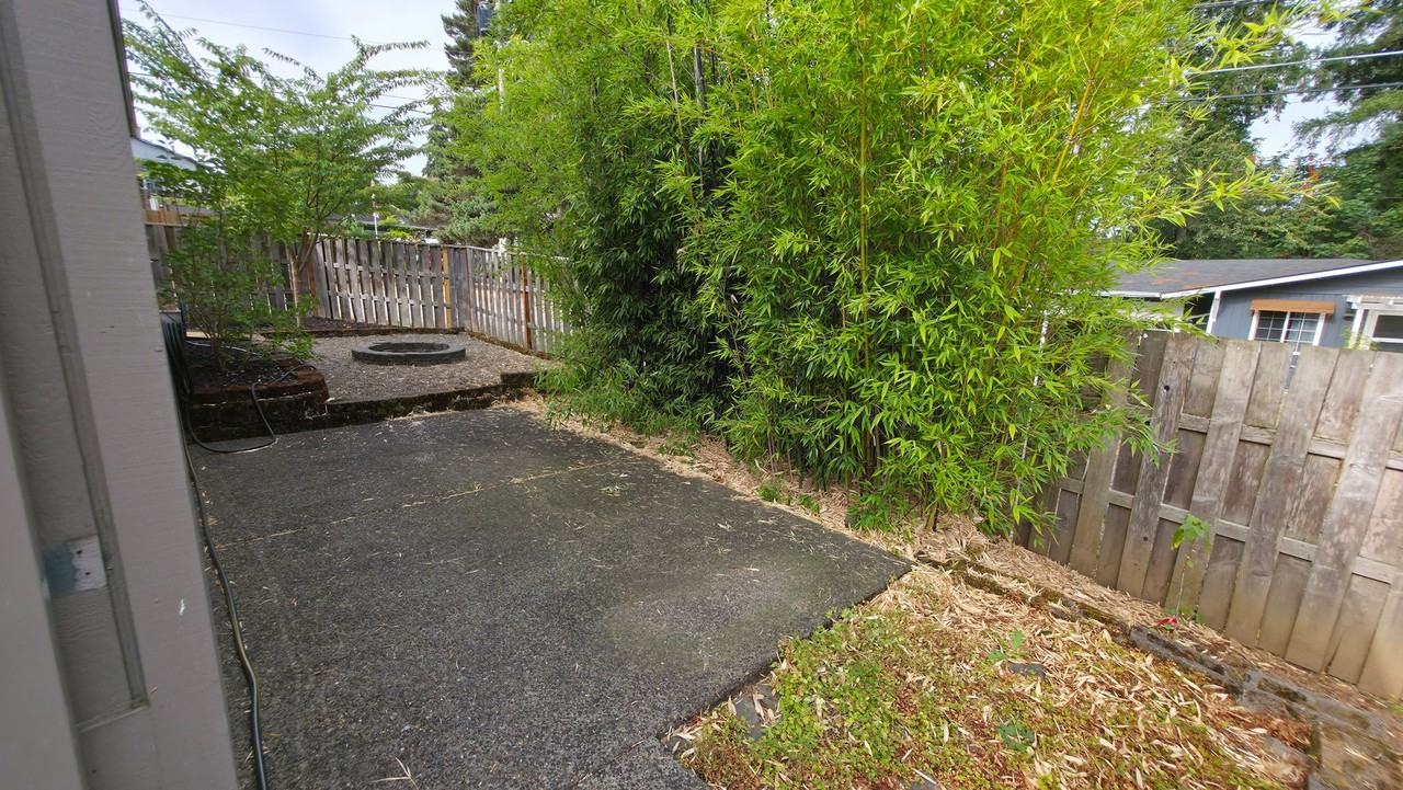 716 Warren St - Photo 3 of 20