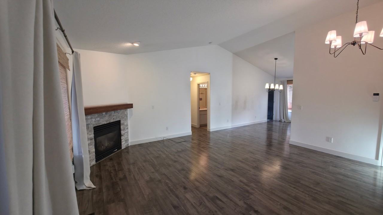 716 Warren St - Photo 5 of 20