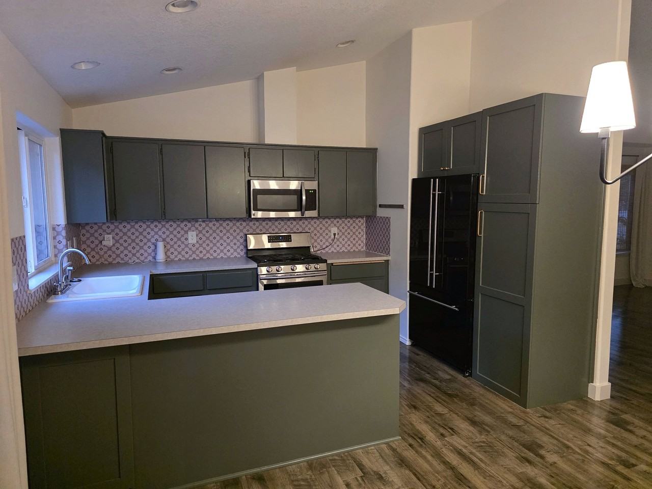 716 Warren St - Photo 6 of 20