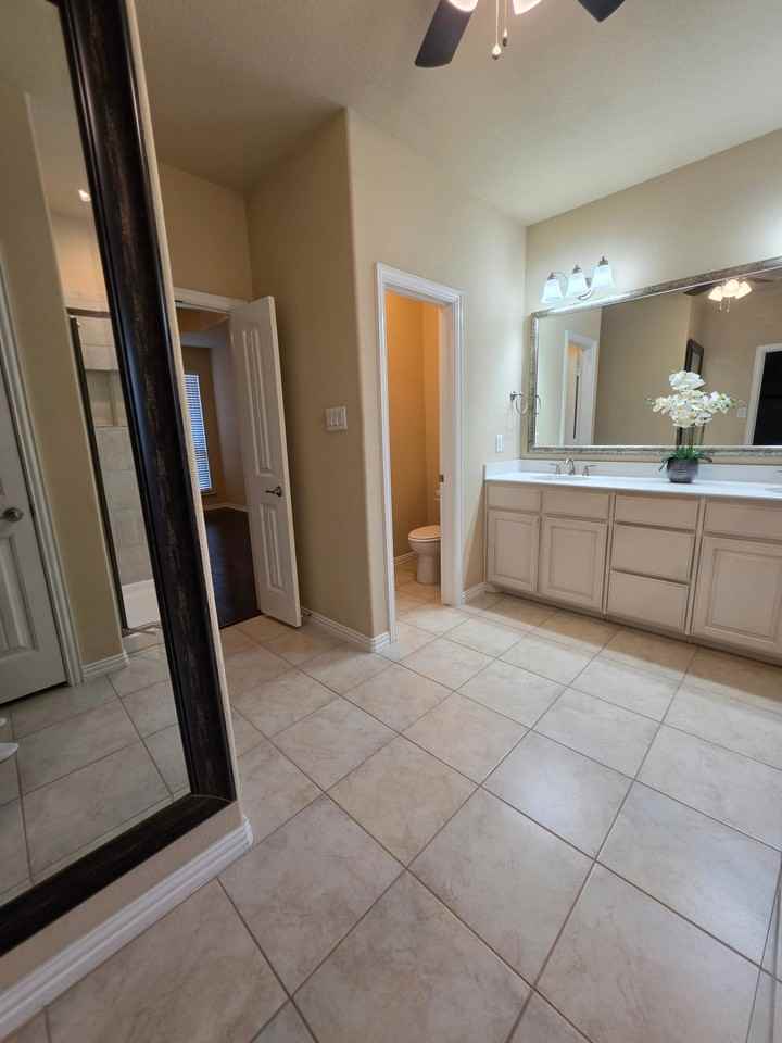 430 Brookdale Dr - Photo 6 of 10