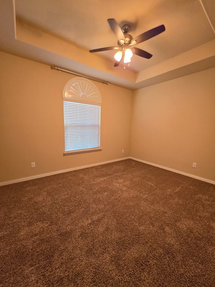 430 Brookdale Dr - Photo 7 of 10