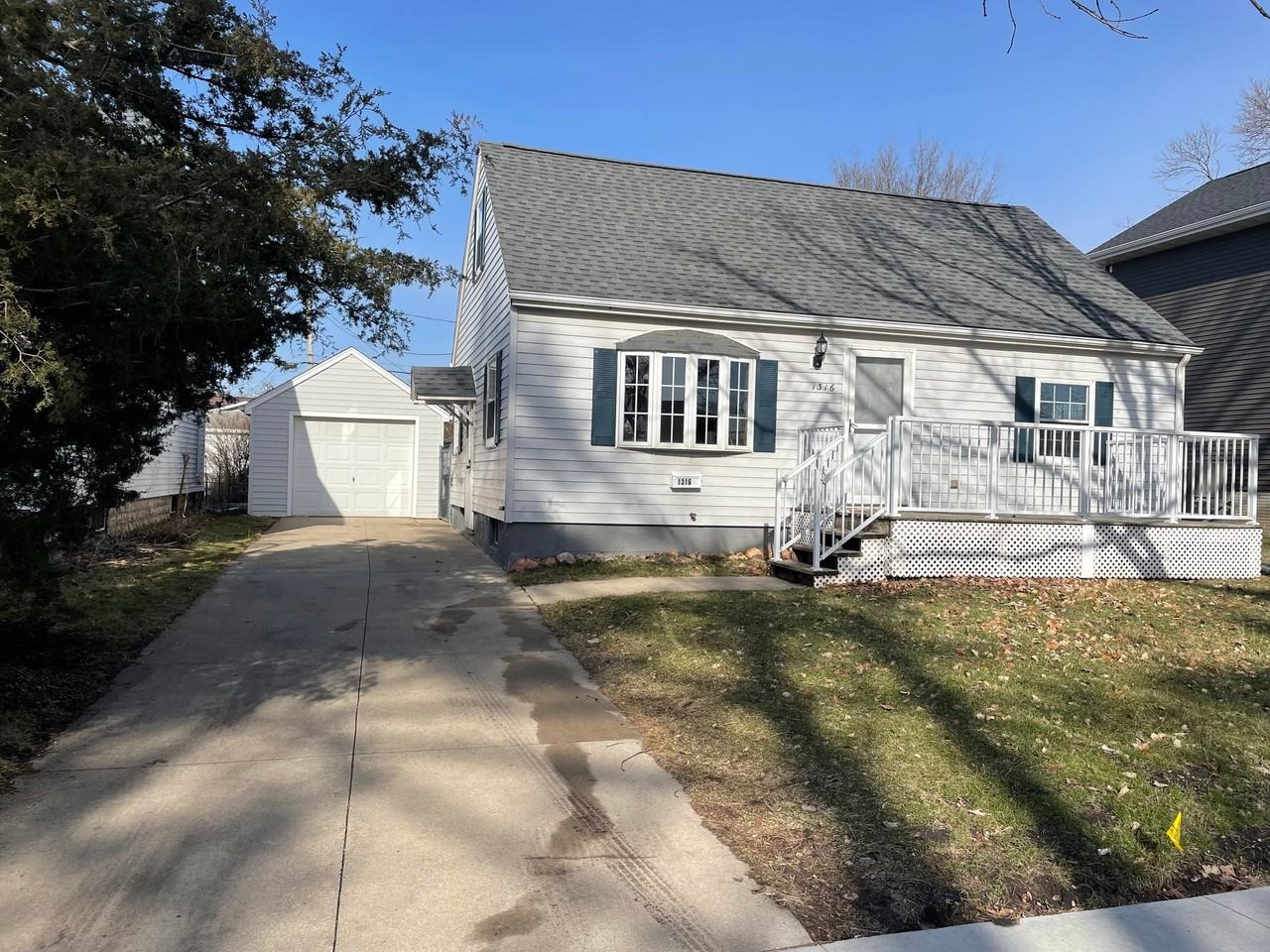1316 9th St Nw - Photo 2 of 20