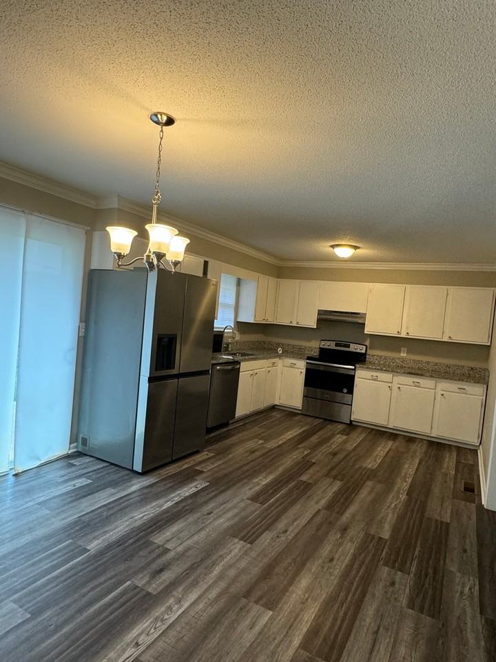 2349 Marco Cir - Photo 2 of 18