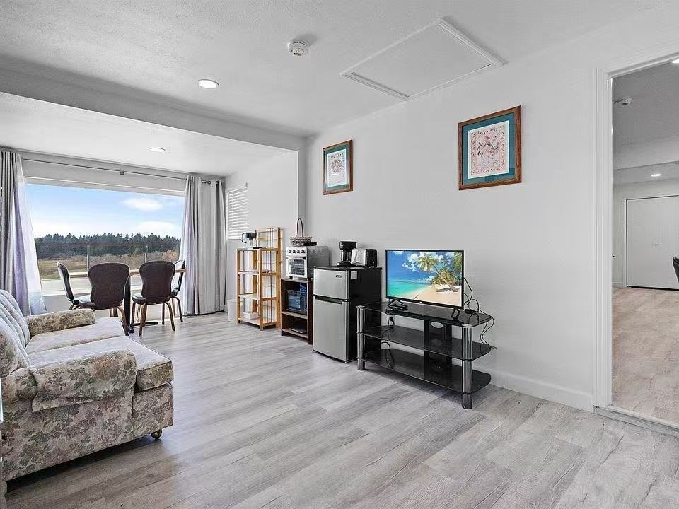 3800 Kings Valley Rd - Photo 3 of 8