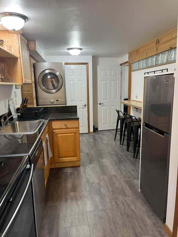 233 Badger Rd #B - Photo 6 of 20