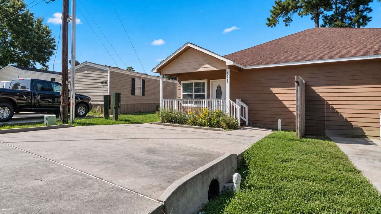 16697 E Forrestal - Photo 3 of 25