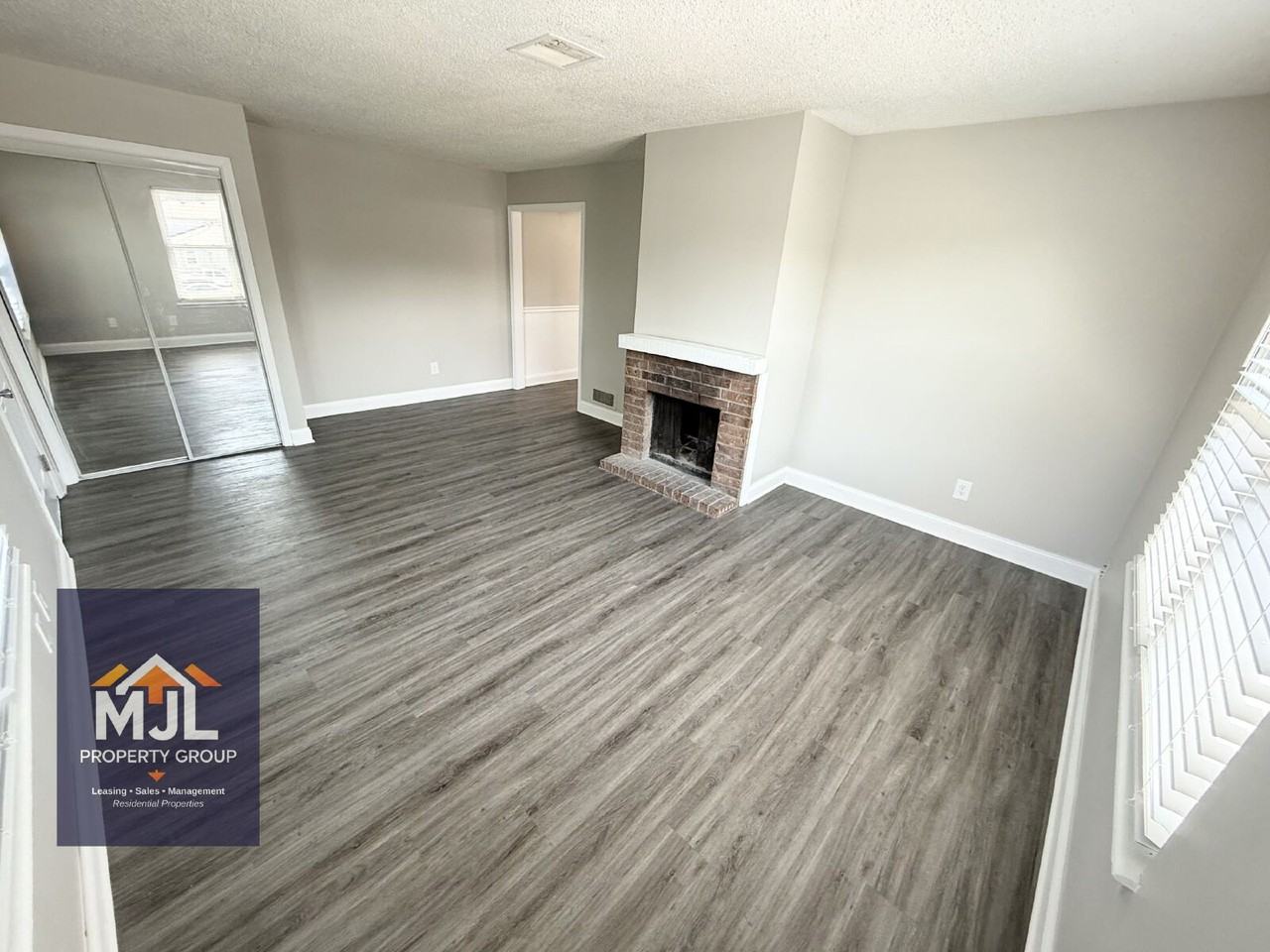 10008 Nw Player Dr Apt D - Photo 4 of 17