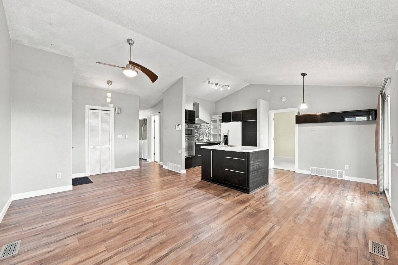 2330 Ambleside Dr - Photo 6 of 34