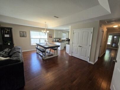 304 Jasmine Cir - Photo 4 of 33