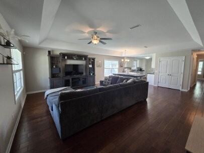 304 Jasmine Cir - Photo 5 of 33