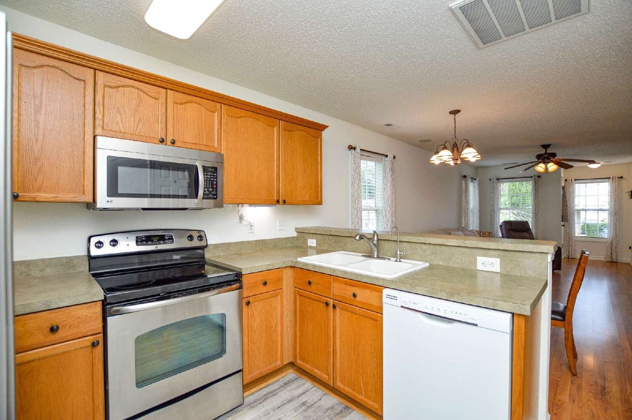 3219 Cottage Rose Ln - Photo 5 of 25