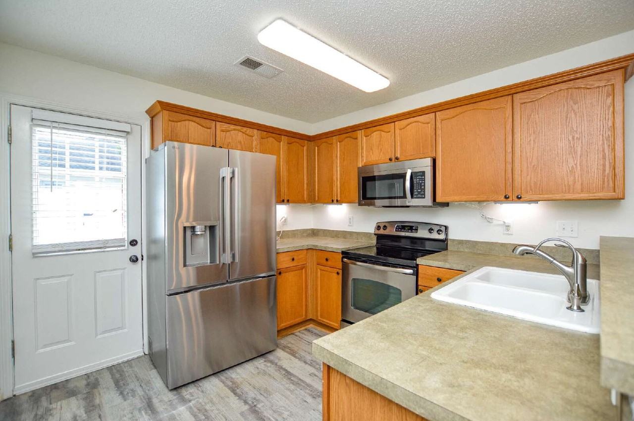 3219 Cottage Rose Ln - Photo 6 of 25