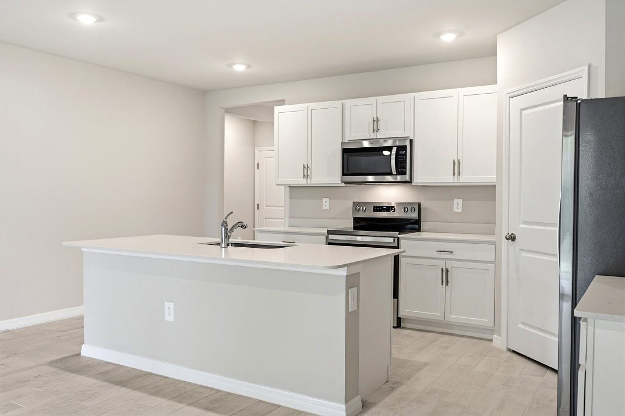 25222 Cadiz Dr - Photo 6 of 30