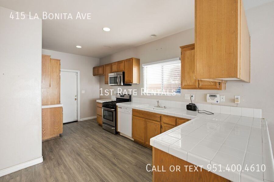 415 La Bonita Ave - Photo 4 of 16
