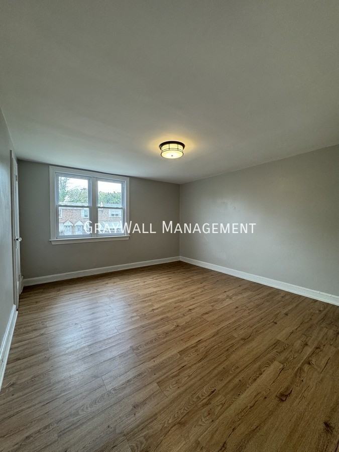 480 Westmont Dr - Photo 4 of 7
