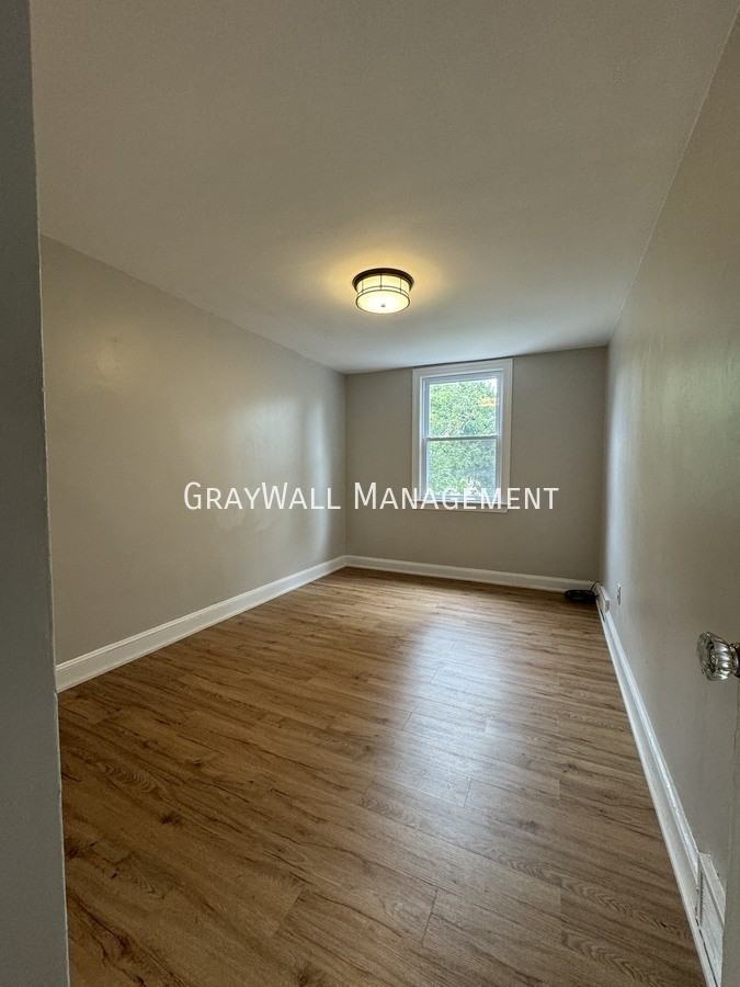 480 Westmont Dr - Photo 5 of 7