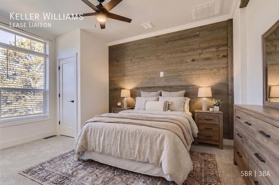 9170 Frank Rd - Photo 5 of 50