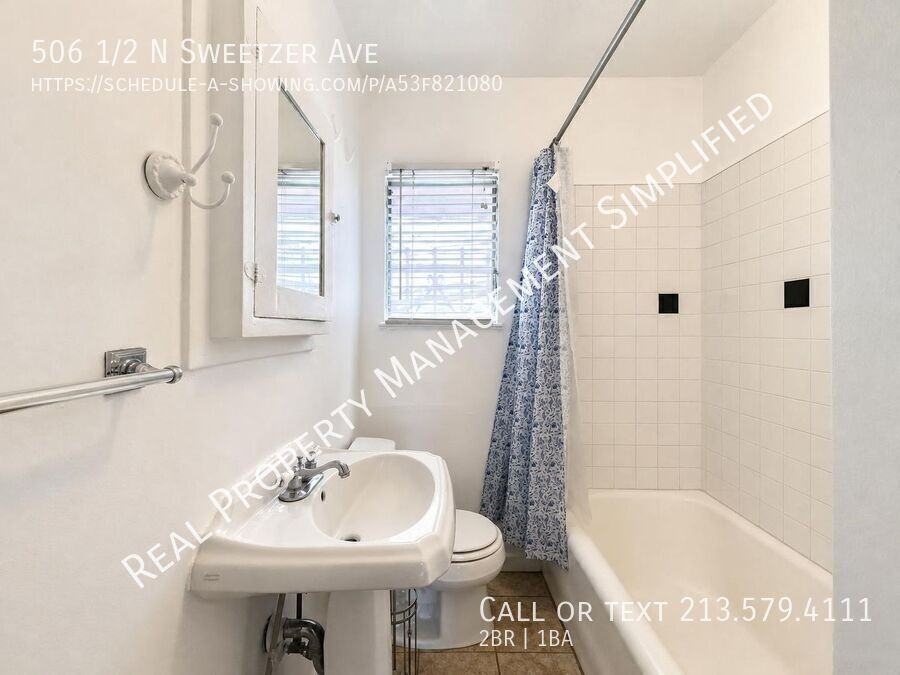 506 1/2 N Sweetzer Ave - Photo 4 of 10