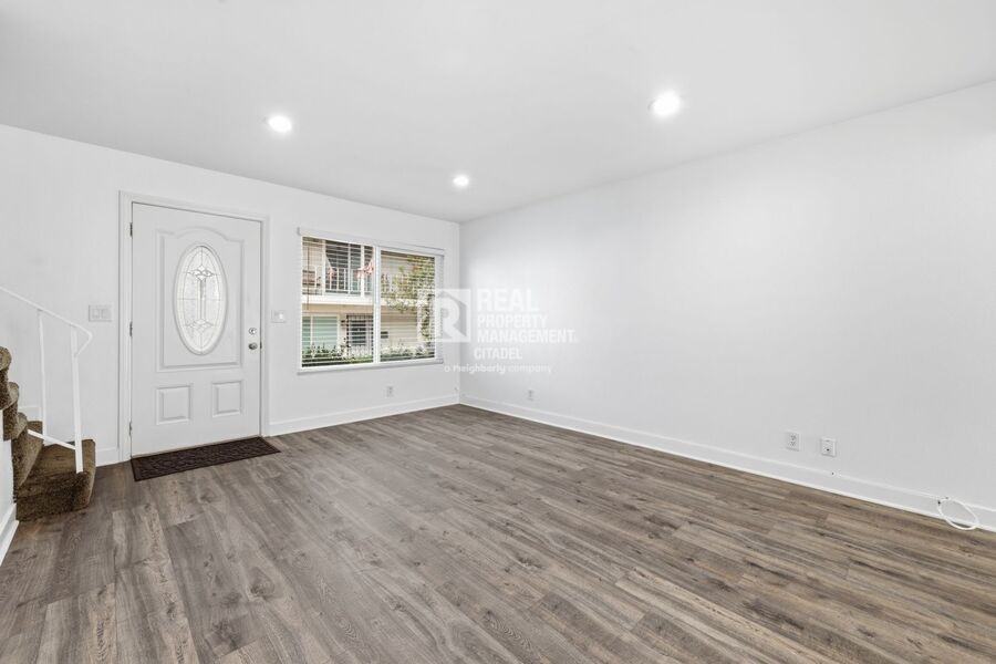 4560 Jamestown Dr - Photo 3 of 26