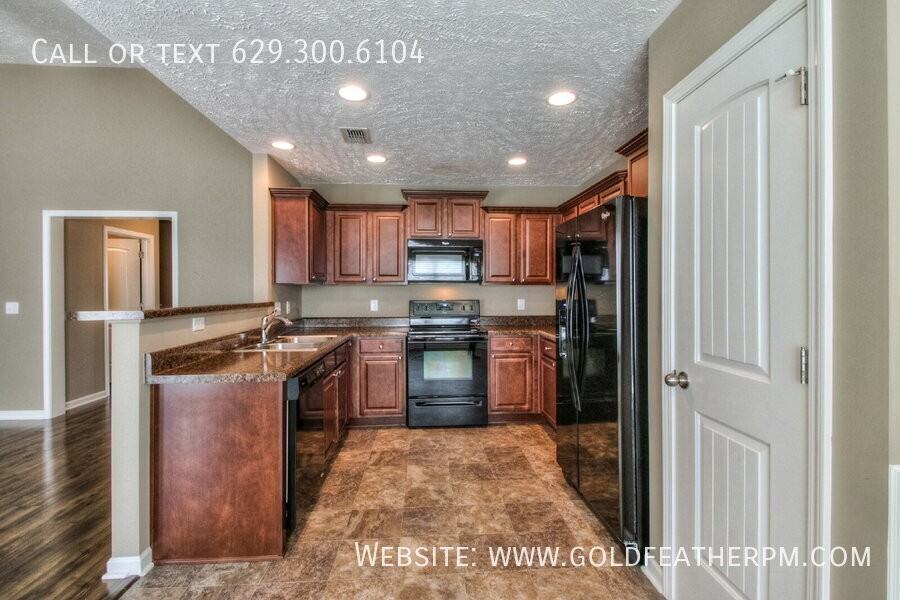 3353 Tourmaline Dr - Photo 7 of 50