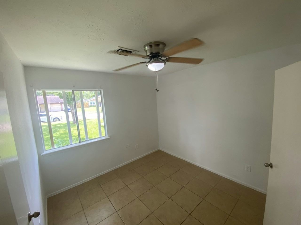 11622 Sela Lane - Photo 3 of 10