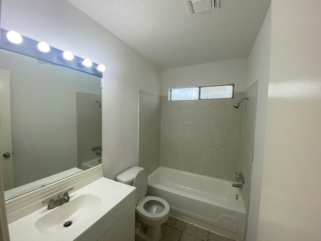 11622 Sela Lane - Photo 5 of 10
