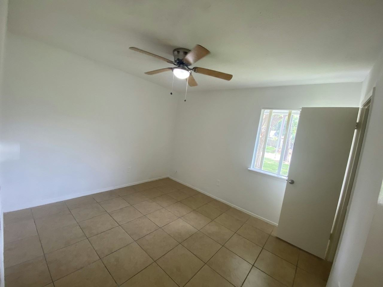 11622 Sela Lane - Photo 6 of 10