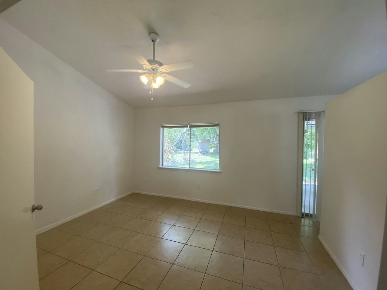 11622 Sela Lane - Photo 7 of 10