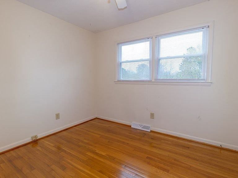 408 Pineview Drive - Photo 7 of 14