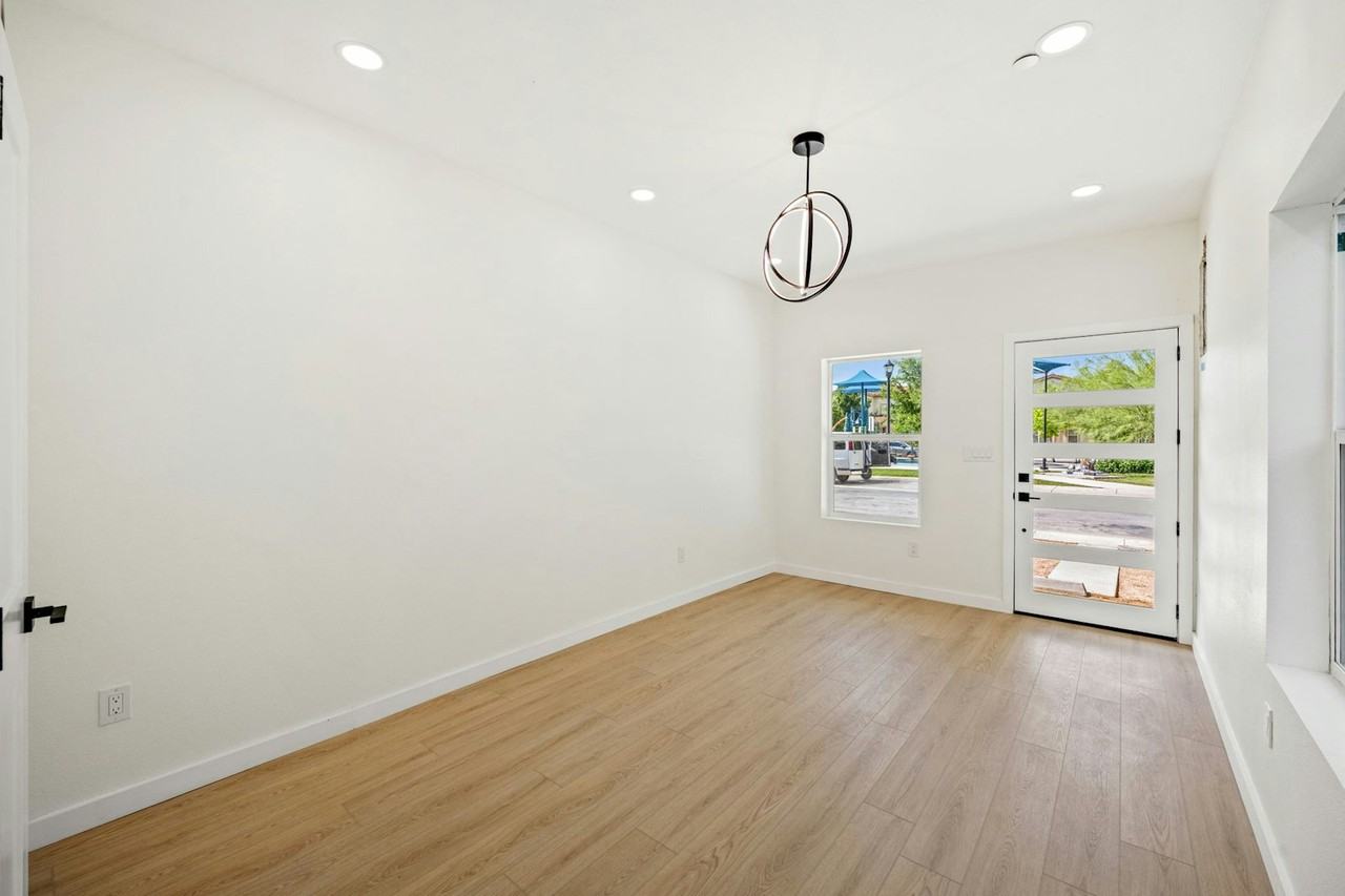 726 Arthur Street, Unit 102 - Photo 3 of 25