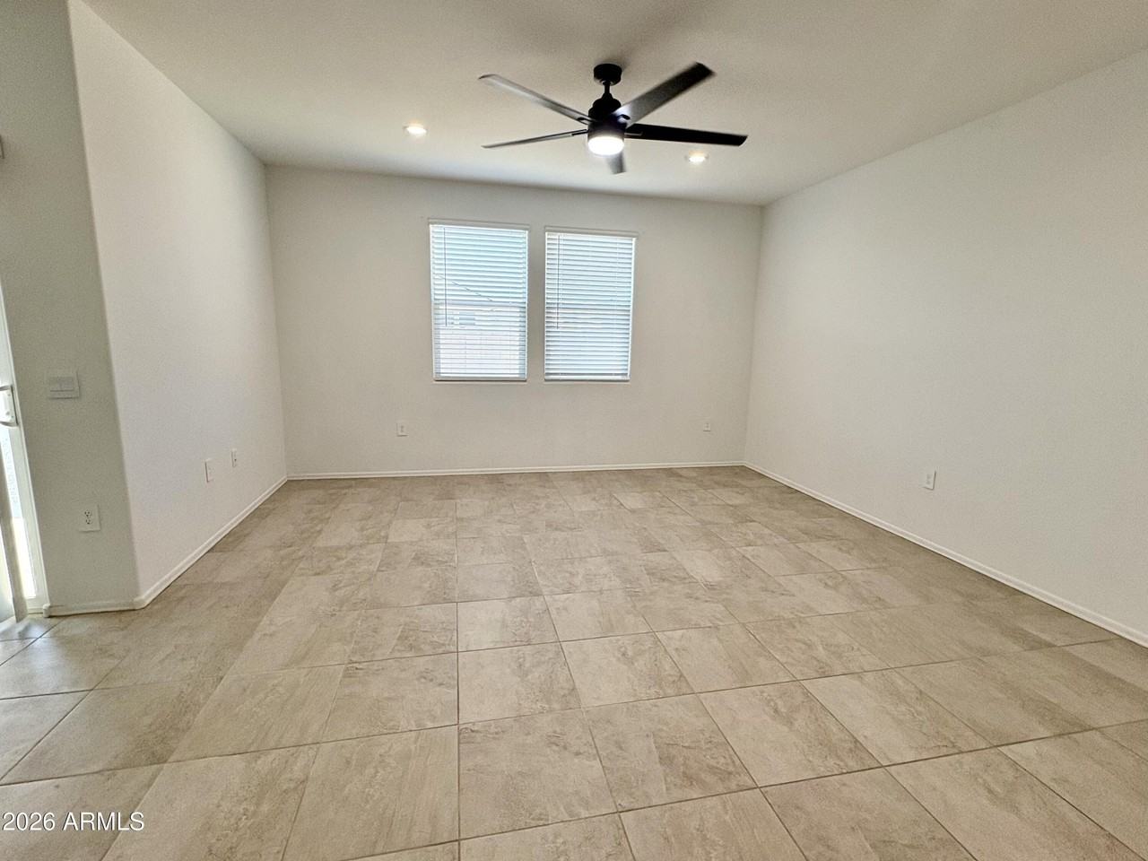 1575 E Lardner Dr - Photo 6 of 50