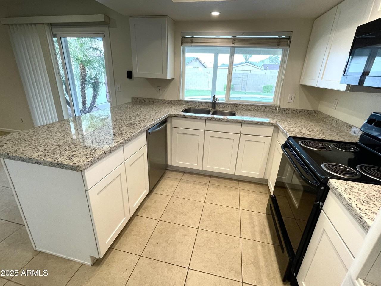 2111 N Bullmoose Dr - Photo 6 of 11